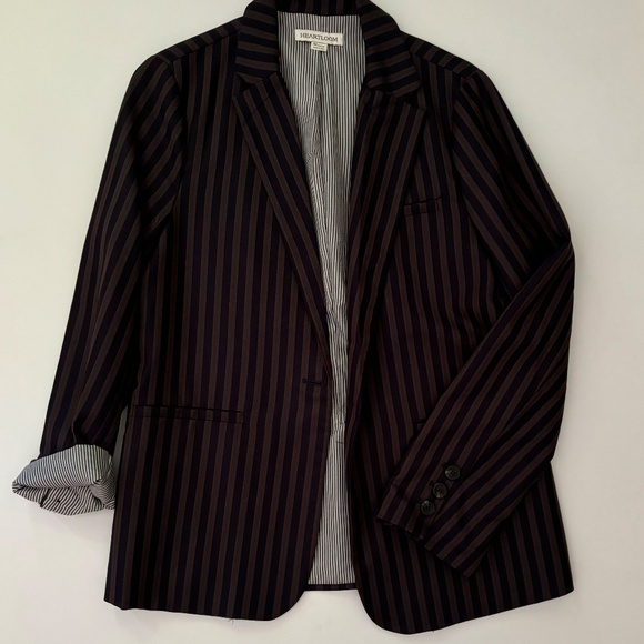 Fun striped blazer with complementing interior lining - Picture 2 of 5